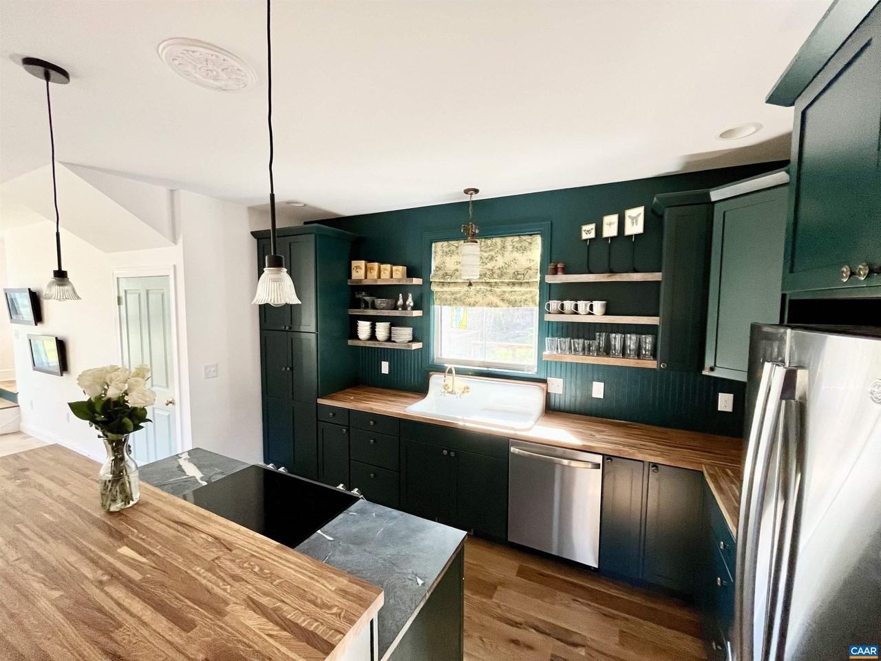 5606 St George Ave - Photo 2 of 11