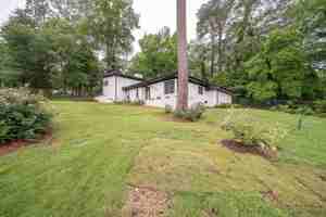 featured image of 2027 Preston Dr