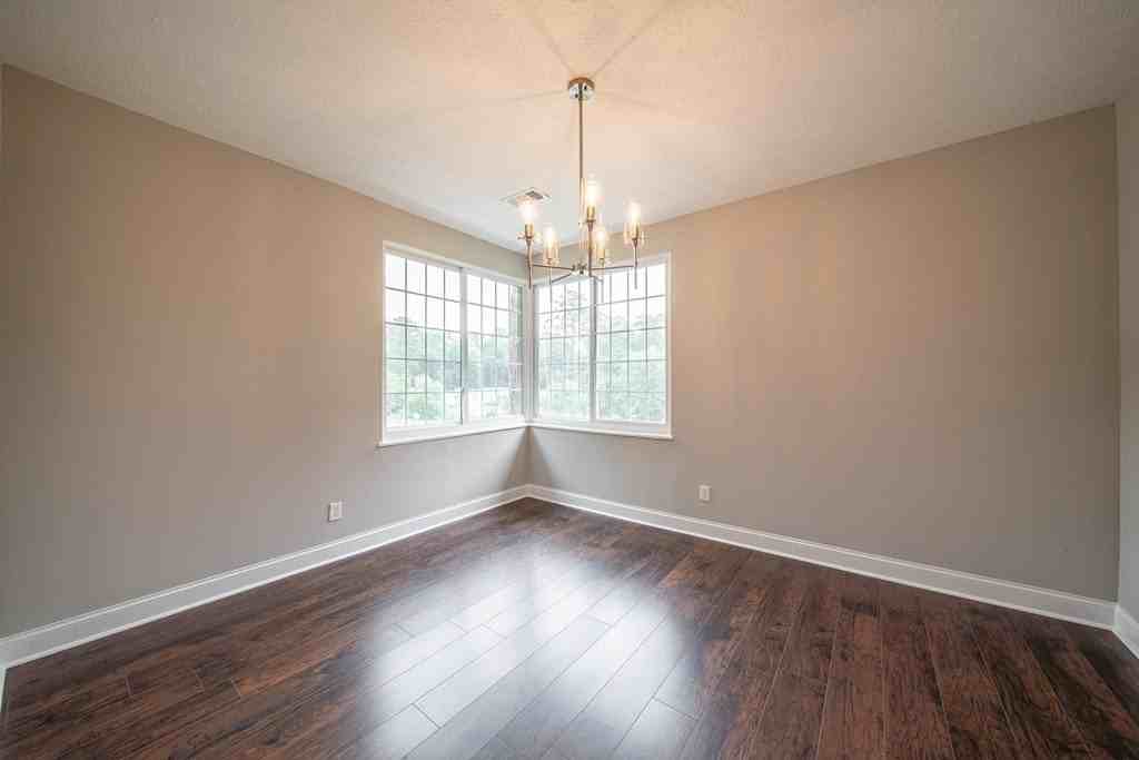 2027 Preston Dr - Photo 4 of 50