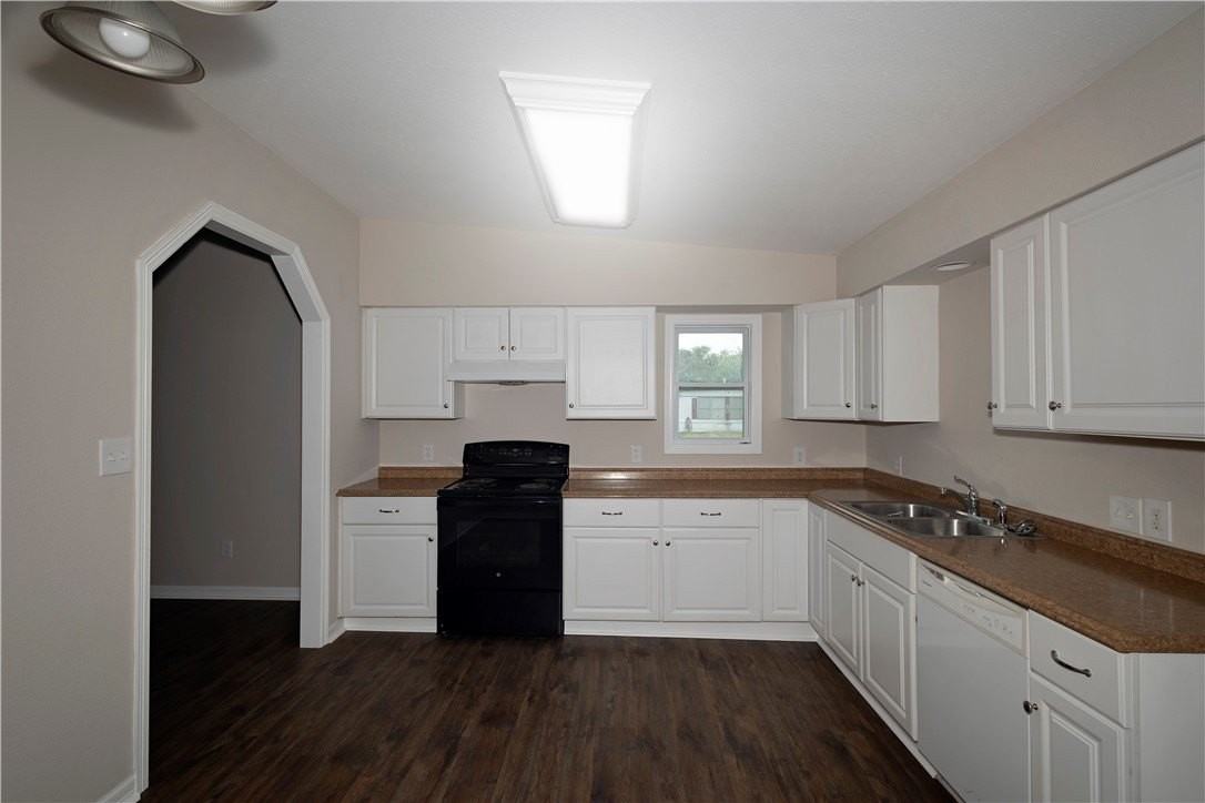 3805 Lincoln St - Photo 7 of 30