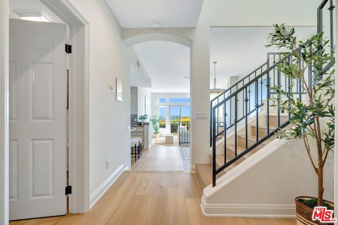 6412 Lunita Rd - Photo 3 of 33