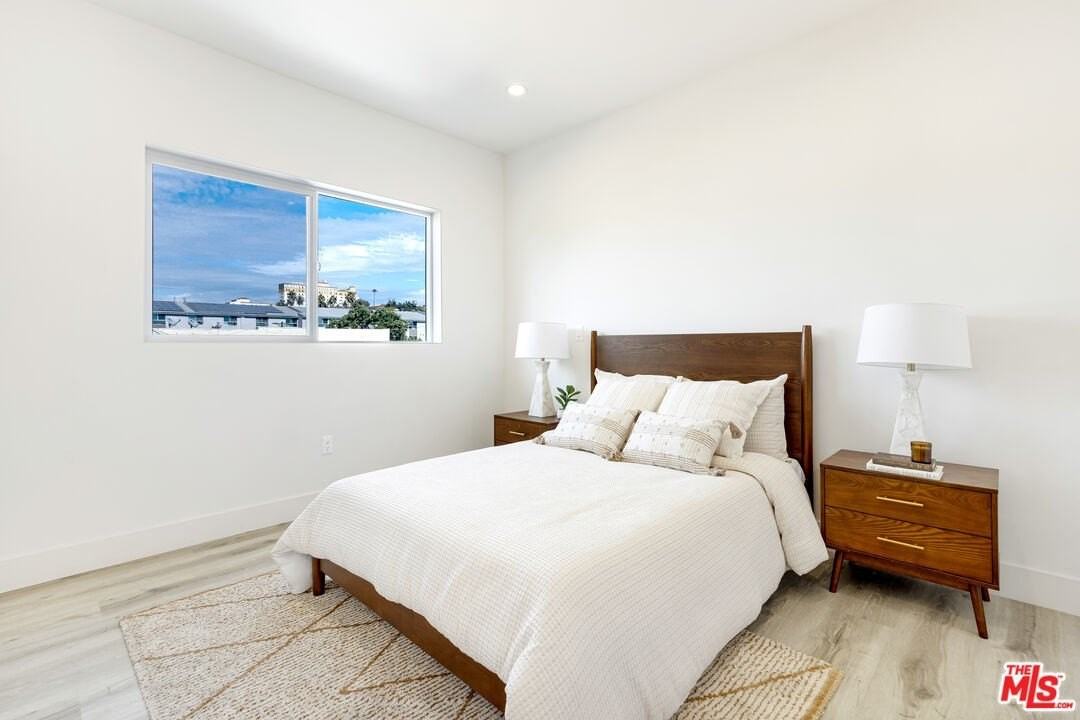 222 N Coronado St - Photo 7 of 18