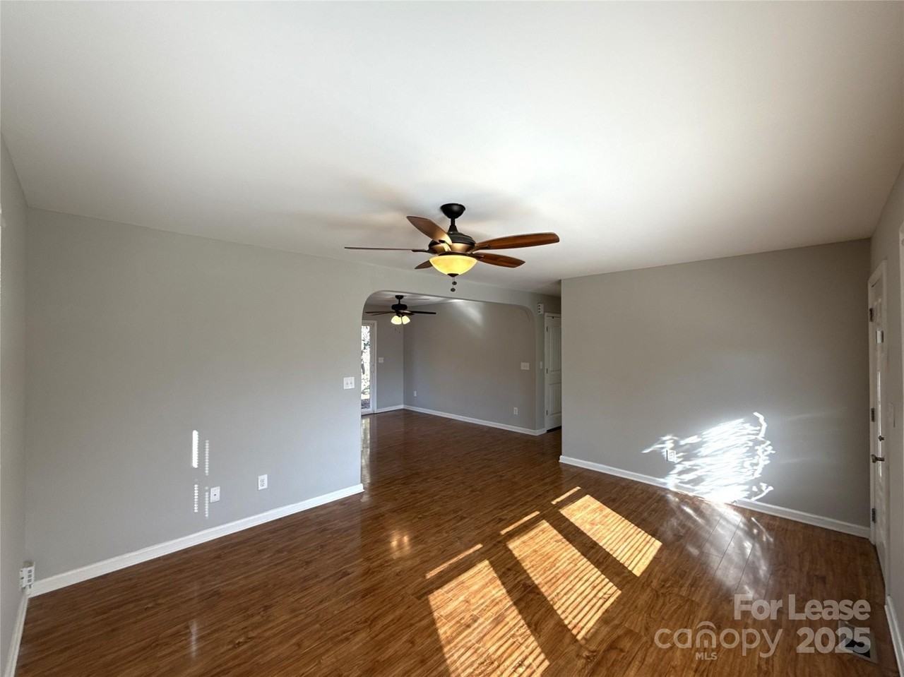 1601 Starbrook Dr - Photo 4 of 21