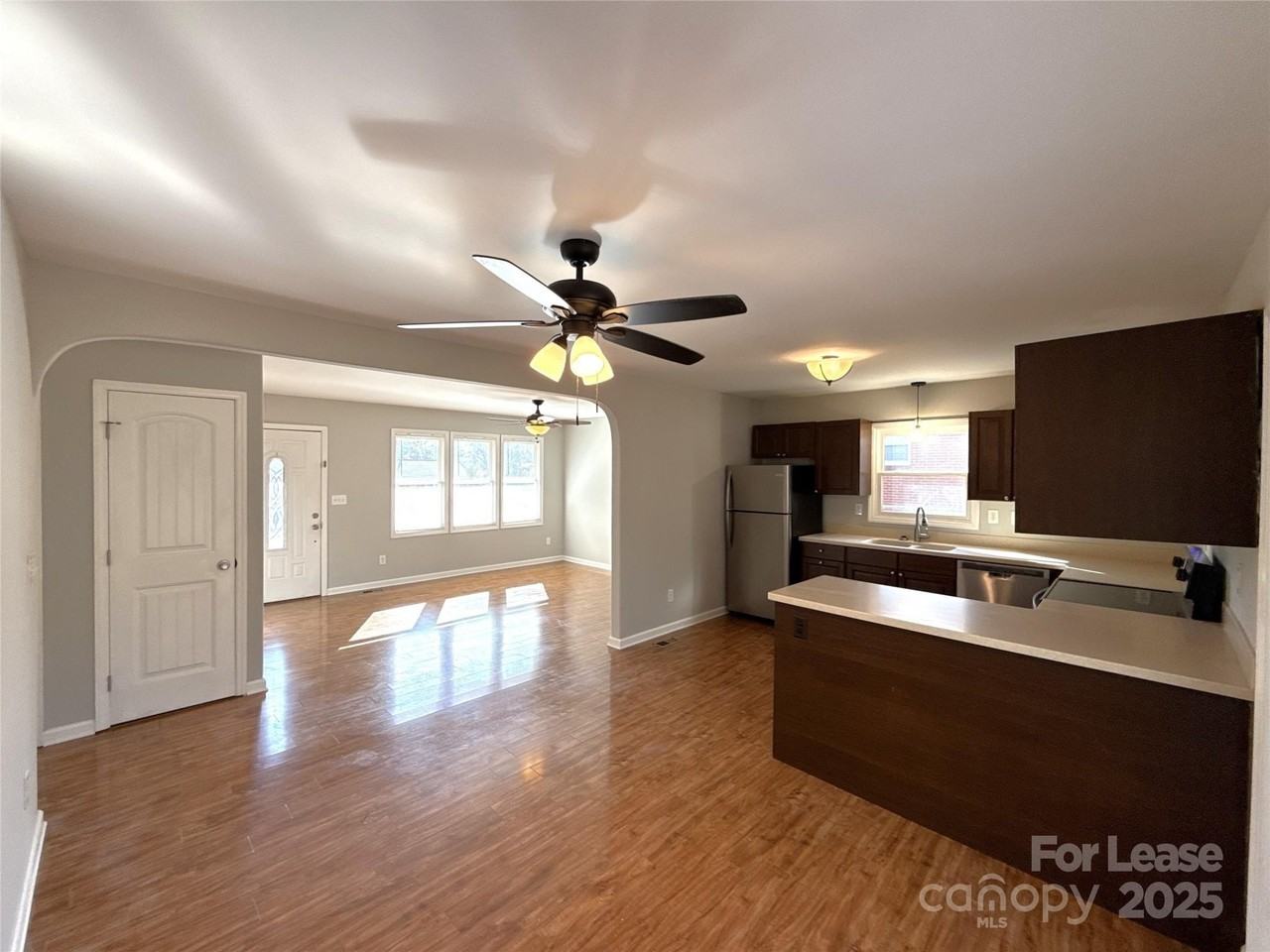 1601 Starbrook Dr - Photo 5 of 21