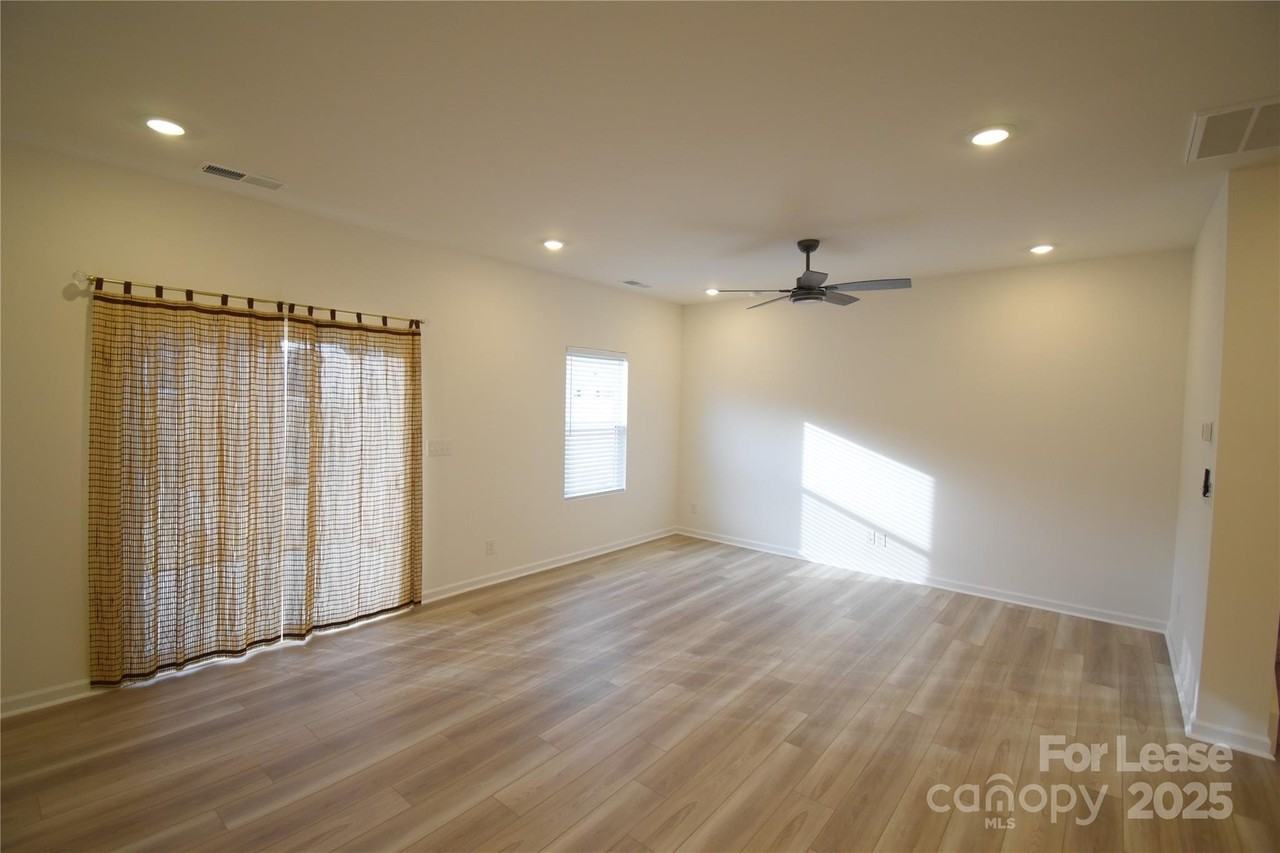 752 Kitfox Dr Nw - Photo 5 of 30