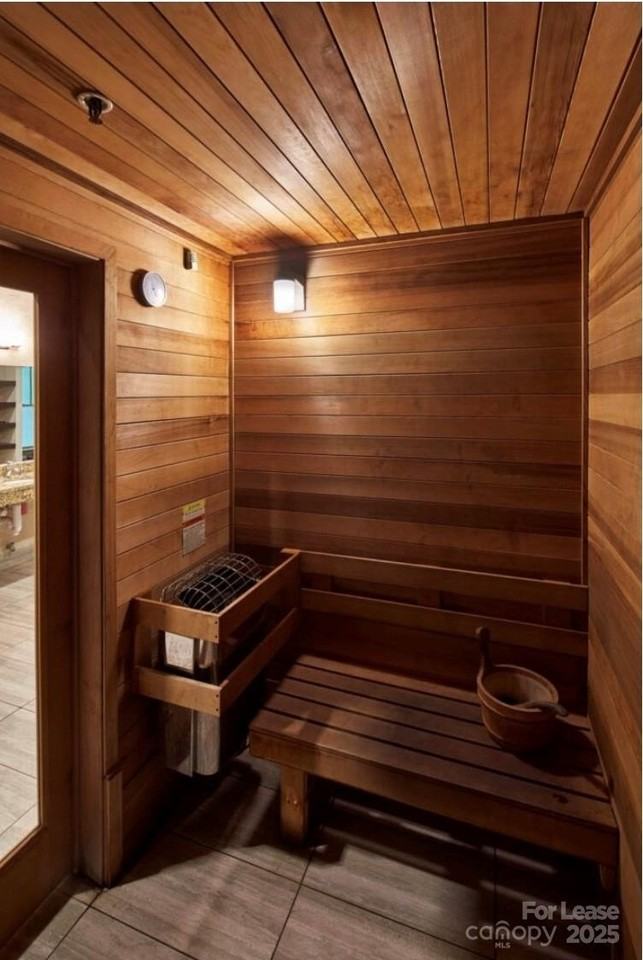 412 Falling Waters Ct - Photo 5 of 6