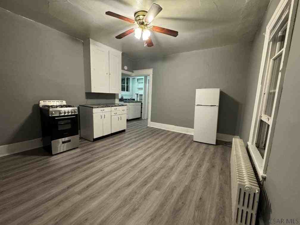 195 D St - Photo 3 of 21