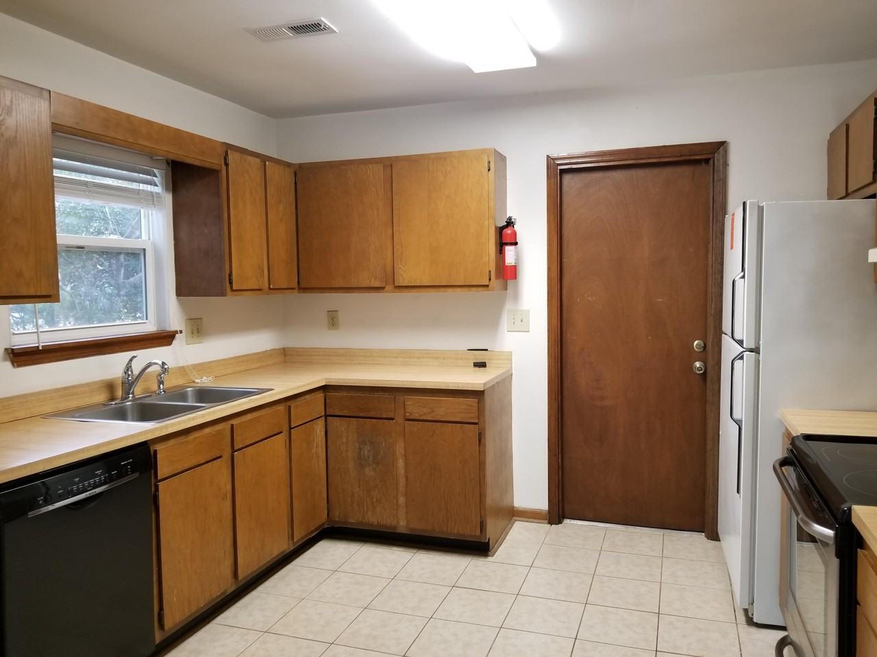 2155 Forest Lakes Blvd - Photo 3 of 18