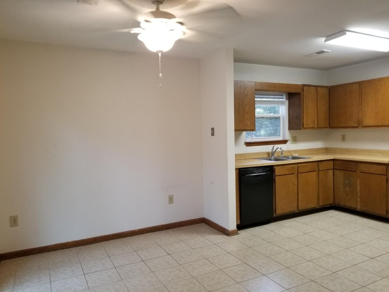 2155 Forest Lakes Blvd - Photo 4 of 18