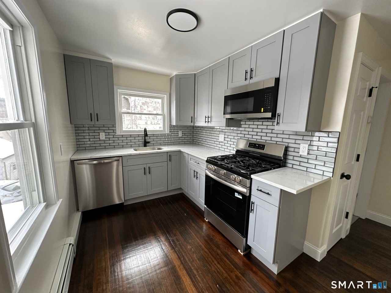 713 S Main St - Photo 2 of 10