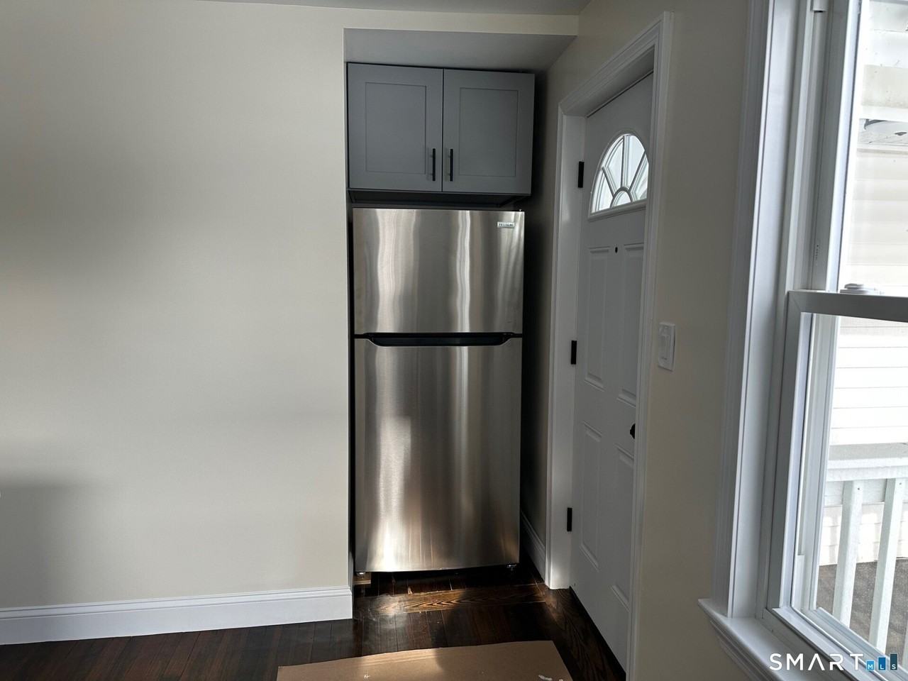 713 S Main St - Photo 4 of 10