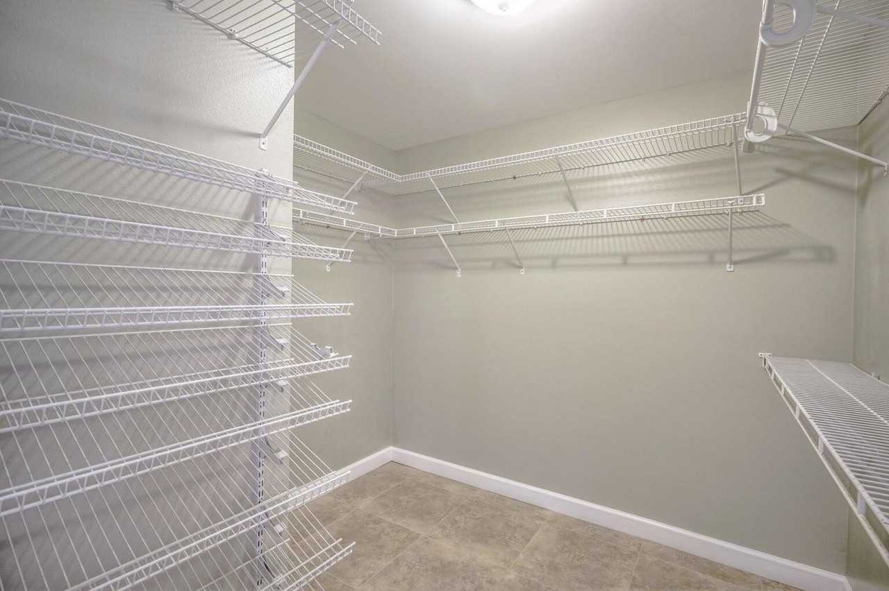 349 Louise Cir - Photo 5 of 13