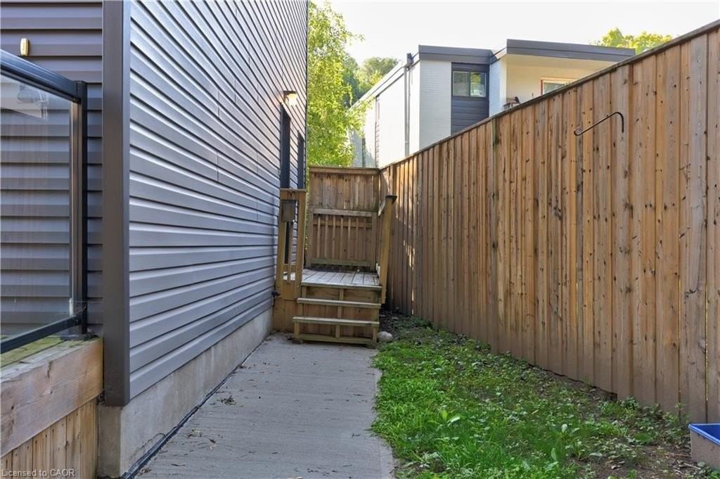 519 Duke St W Bsmt #Bsmt - Photo 4 of 16