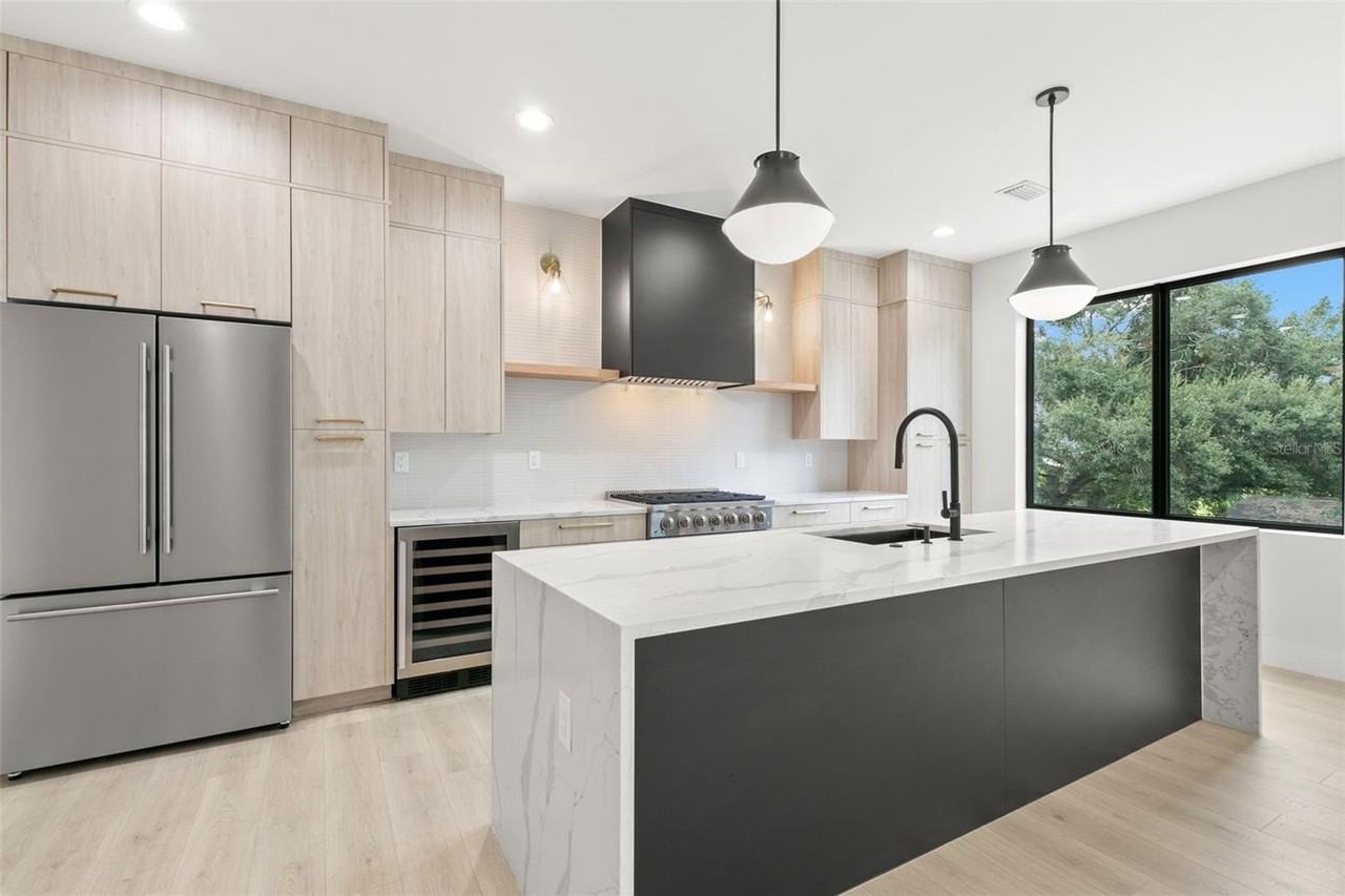 2209 N BOULEVARD 1 - Photo 5 of 22