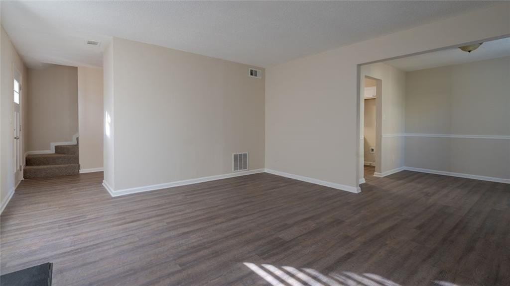 6218 Creekford Ln - Photo 3 of 45