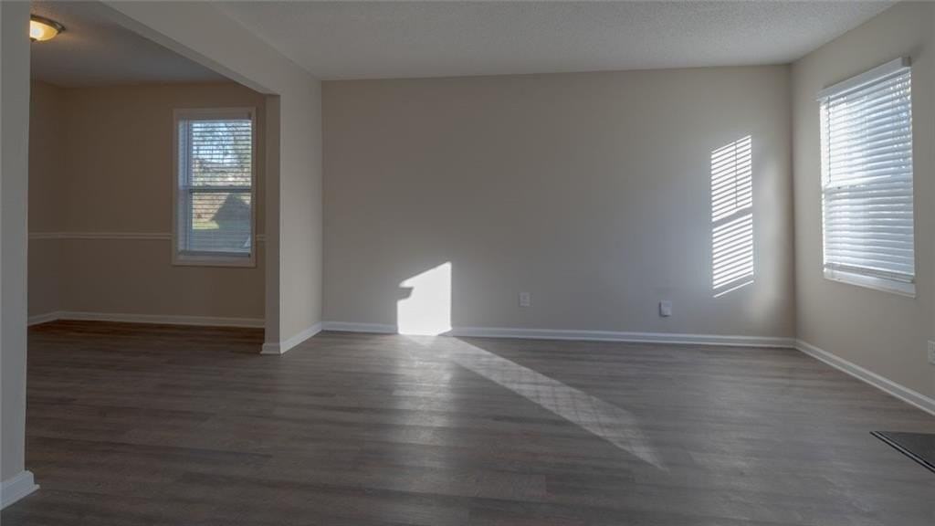 6218 Creekford Ln - Photo 6 of 45