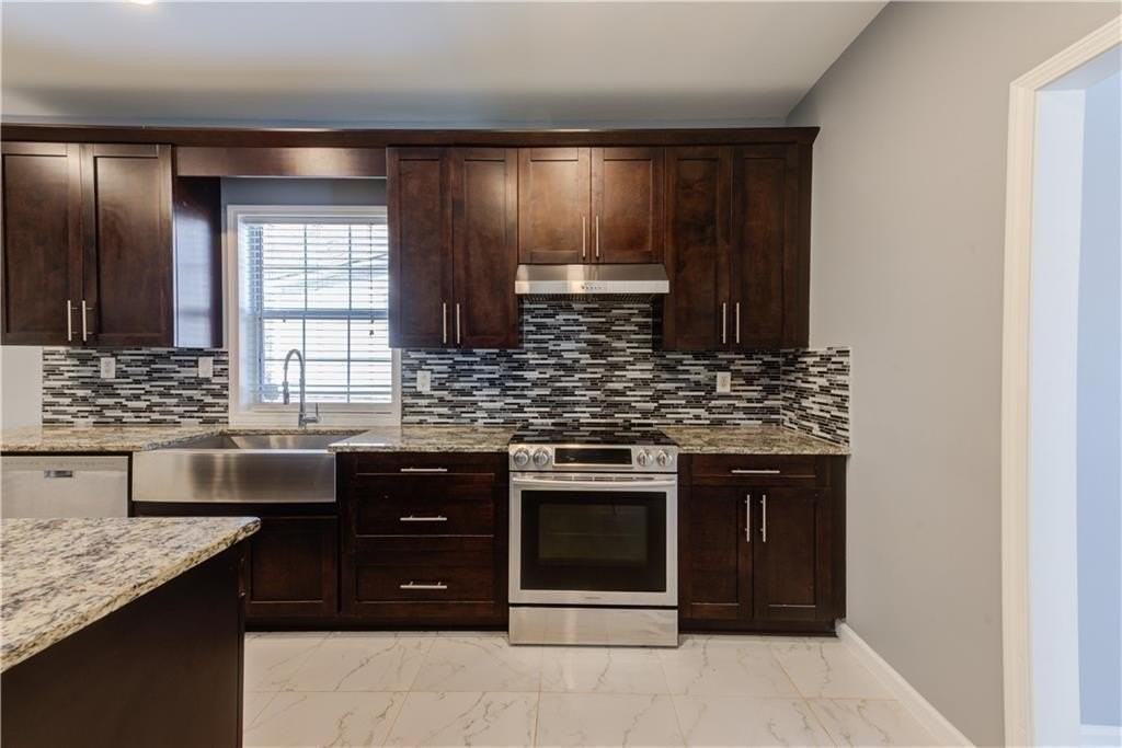 3311 Heritage Walk Ln - Photo 3 of 32