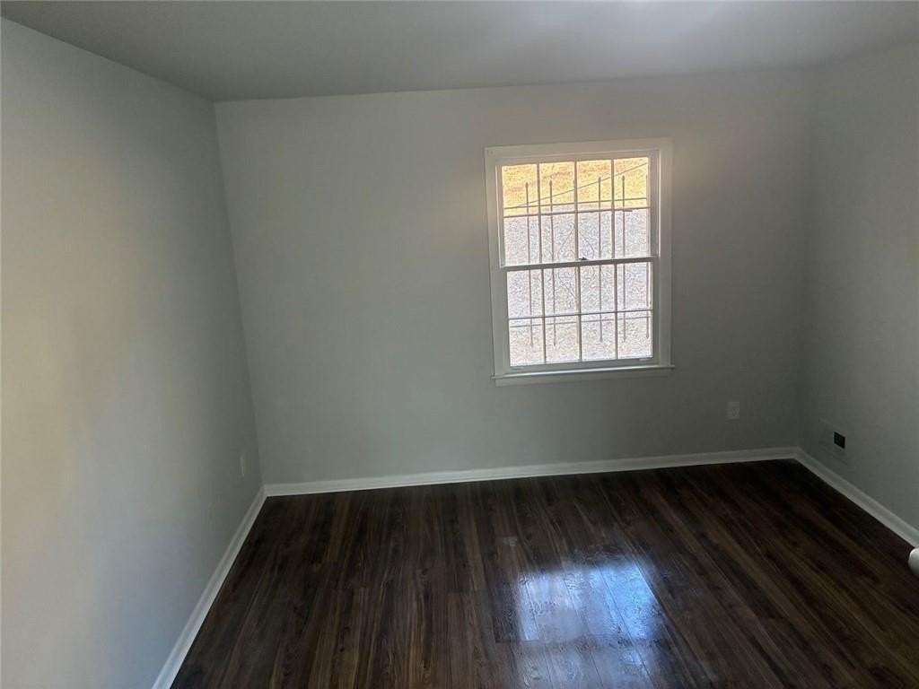 3992 Maplewood Dr - Photo 7 of 44