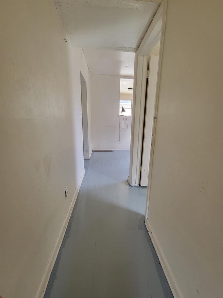 1783 W 3rd St #10 - Photo 4 of 7