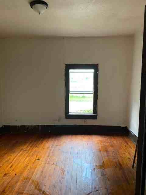 1668 W 36th St #10 - Photo 7 of 10