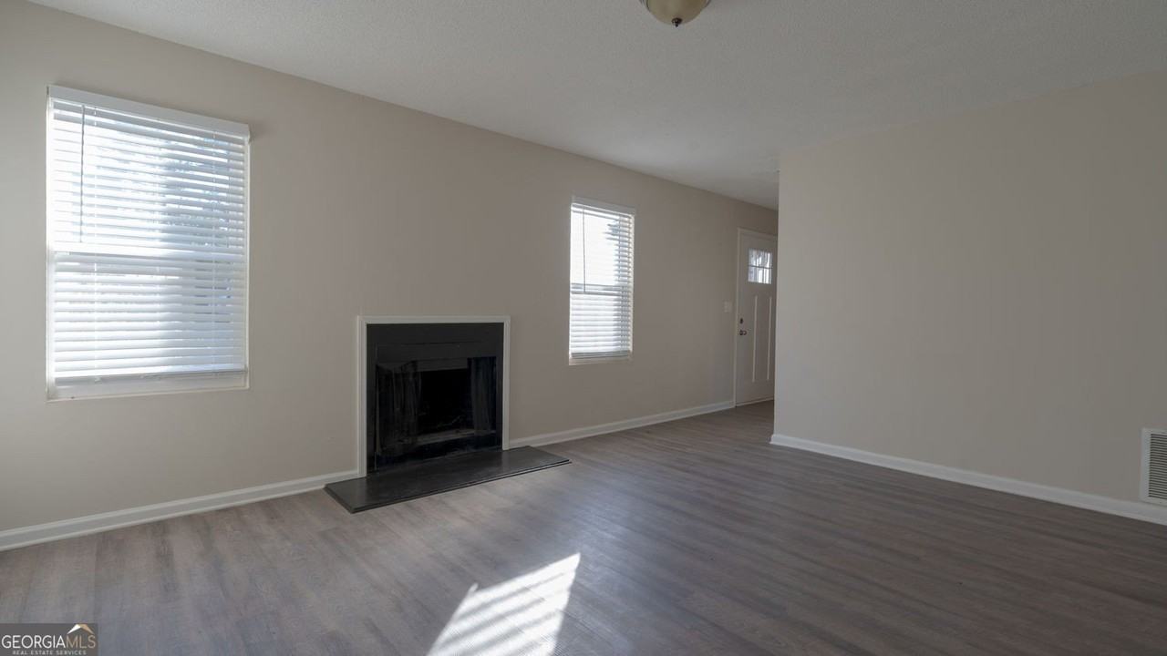 6218 Creekford Ln - Photo 4 of 45