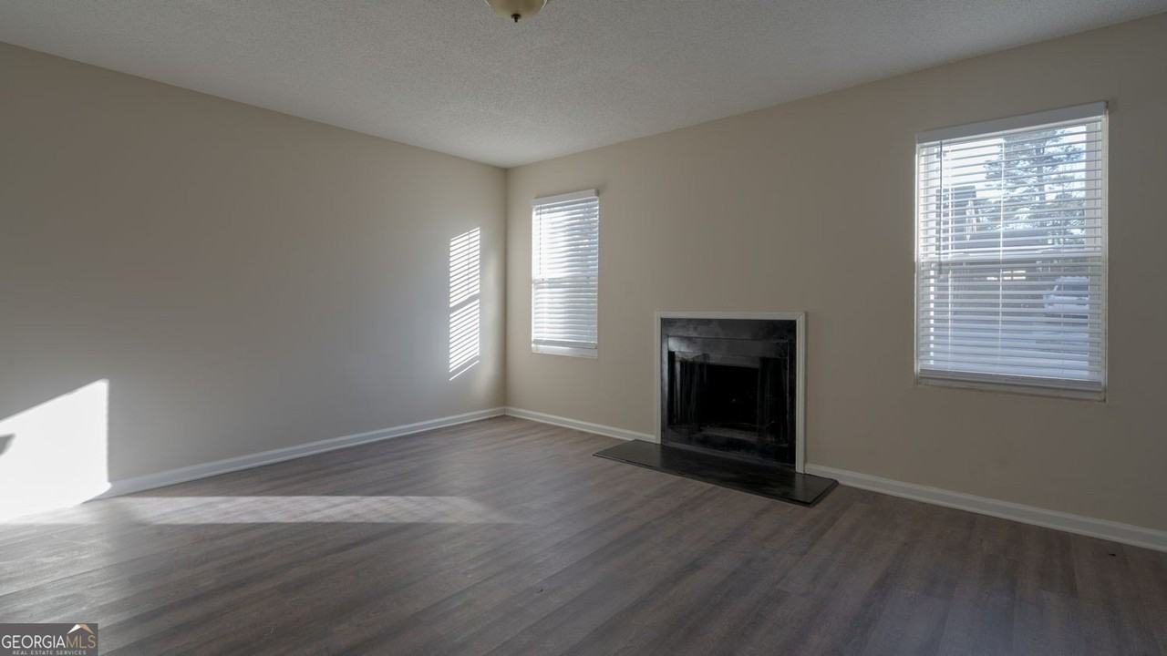 6218 Creekford Ln - Photo 5 of 45