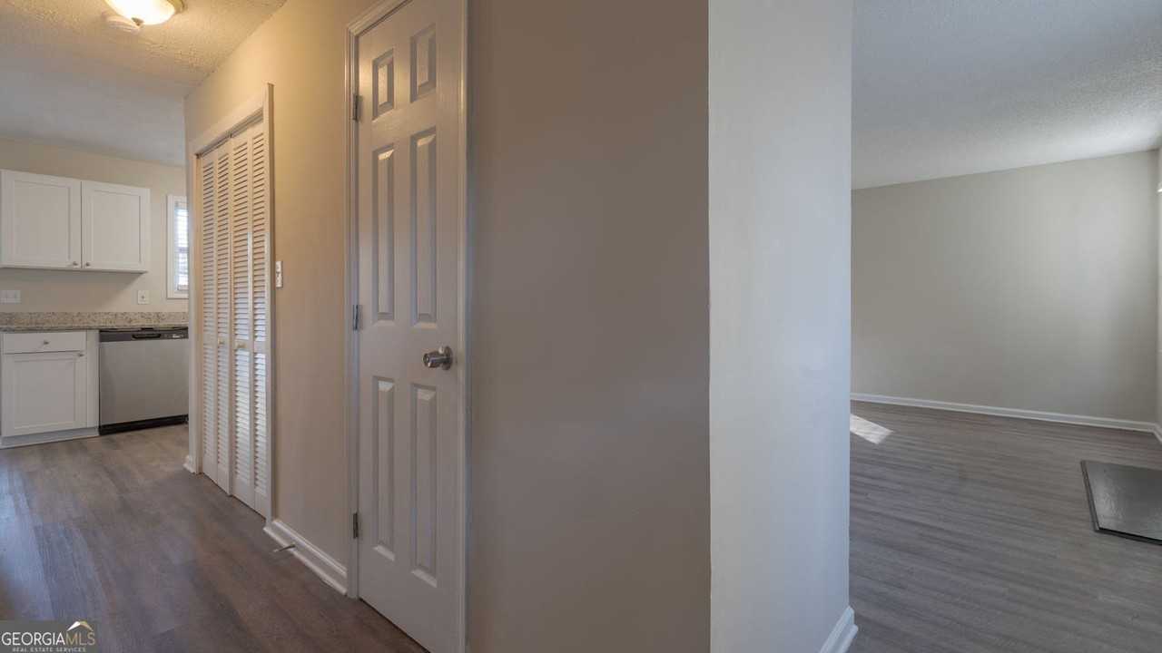 6218 Creekford Ln - Photo 7 of 45