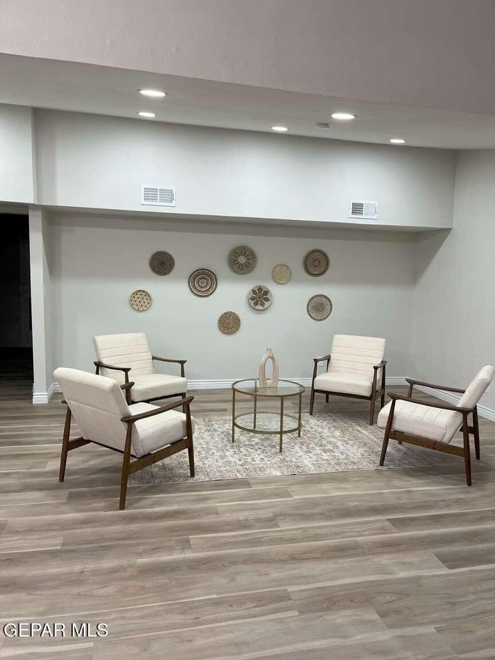 1505 Rocky Bluff Dr - Photo 3 of 6