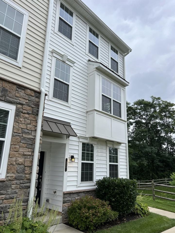 25 Jessop Ln #1 - Photo 2 of 18