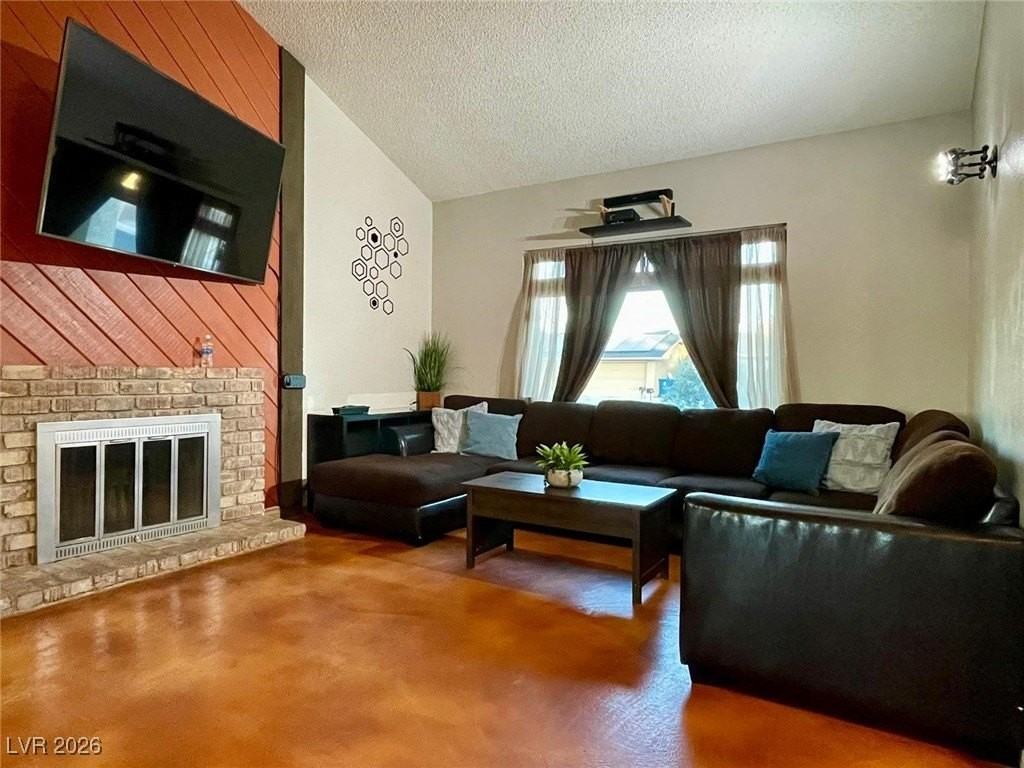 5243 Placentia Pkwy - Photo 2 of 45