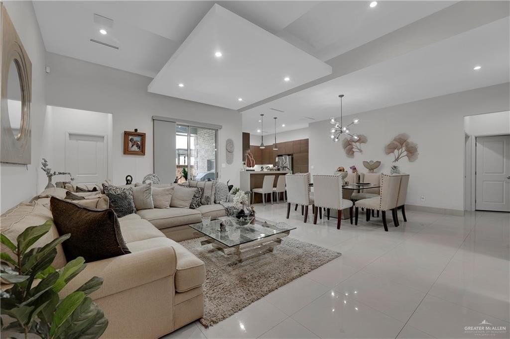 5012 W Sycamore Ave - Photo 4 of 28