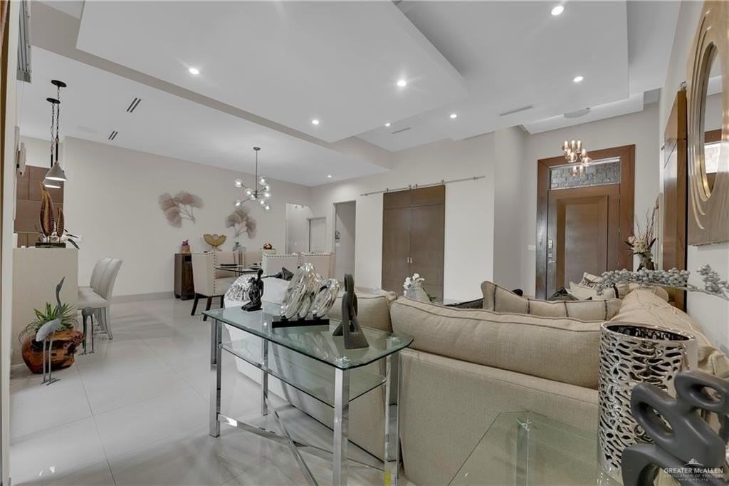 5012 W Sycamore Ave - Photo 5 of 28