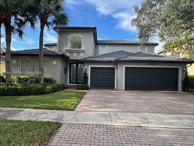 19232 N Gardenia Ave #19232 - Photo 2 of 38