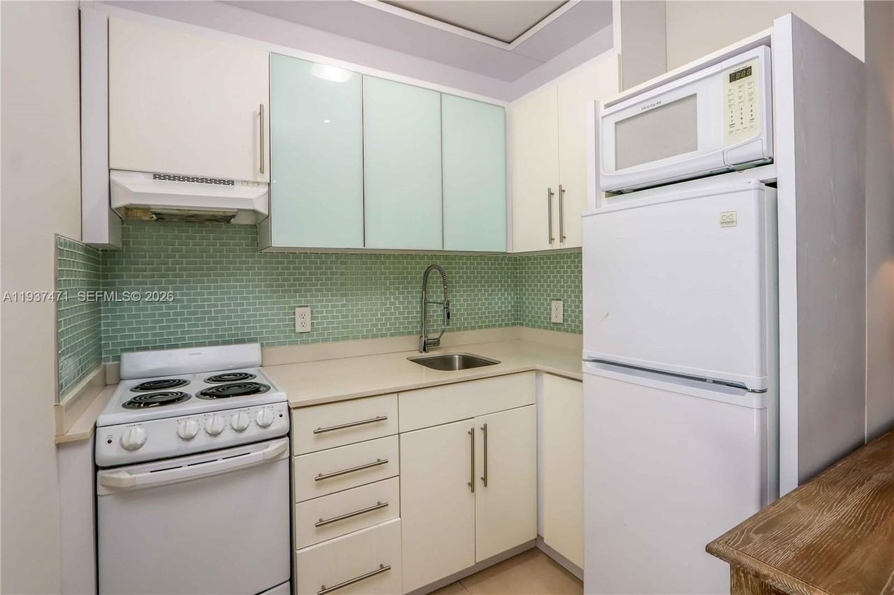 2477 Sw 22nd Ter #REAR - Photo 3 of 14