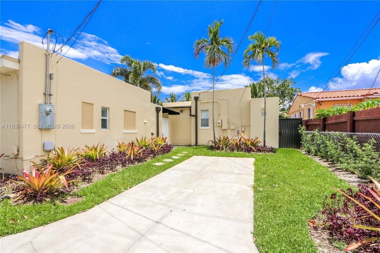 2477 Sw 22nd Ter #REAR - Photo 5 of 14