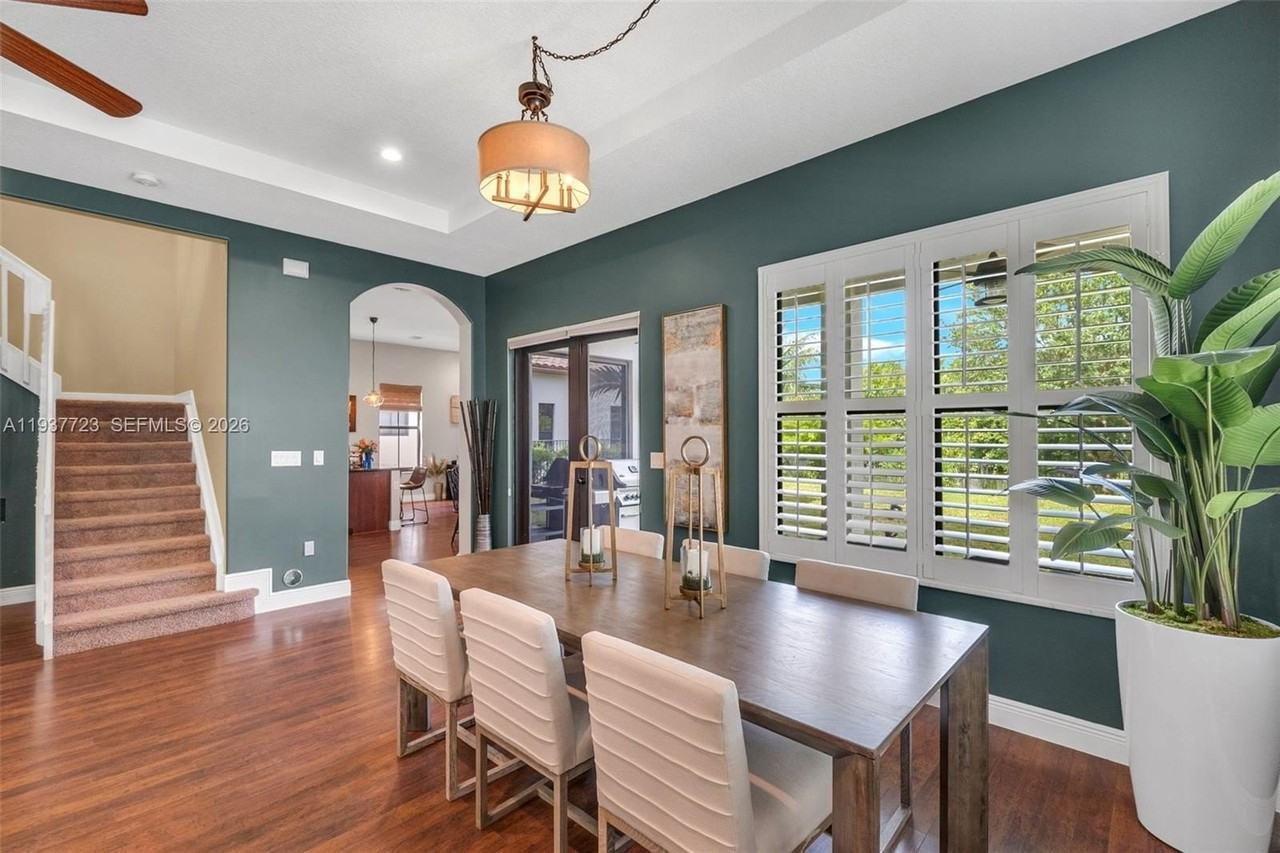 4038 Nw 85th Ave - Photo 5 of 30