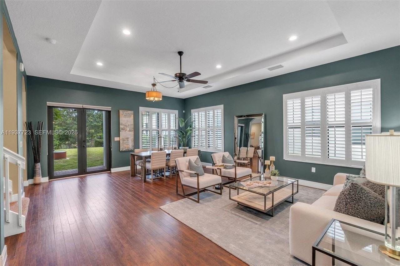 4038 Nw 85th Ave - Photo 6 of 30