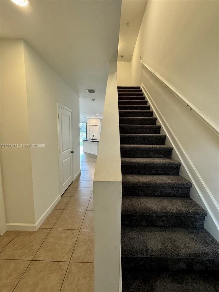 363 Ne 194th Ln #363 - Photo 7 of 17