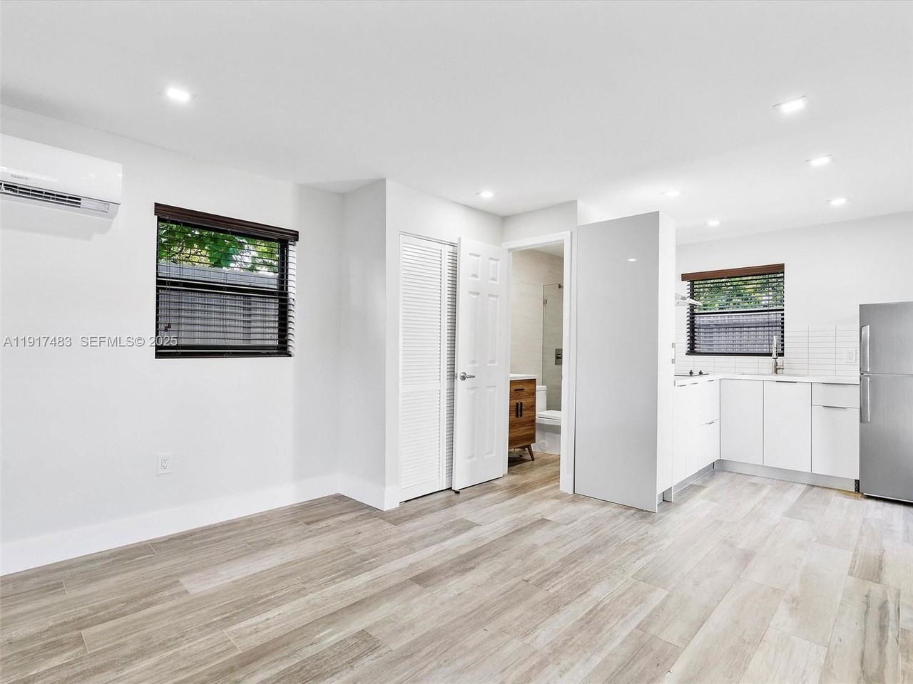 4020 Nw 1st Ave - Photo 5 of 8