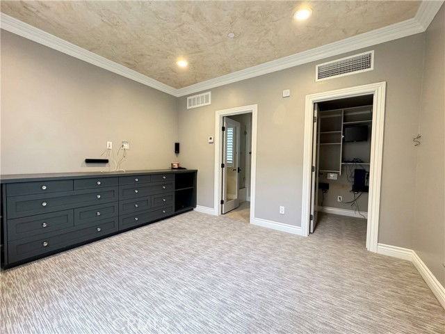 19 Momento - Photo 6 of 8