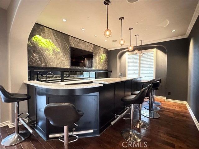 19 Momento - Photo 7 of 8