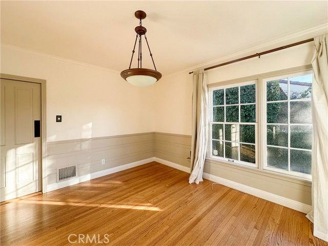 2315 N Flower St - Photo 4 of 8