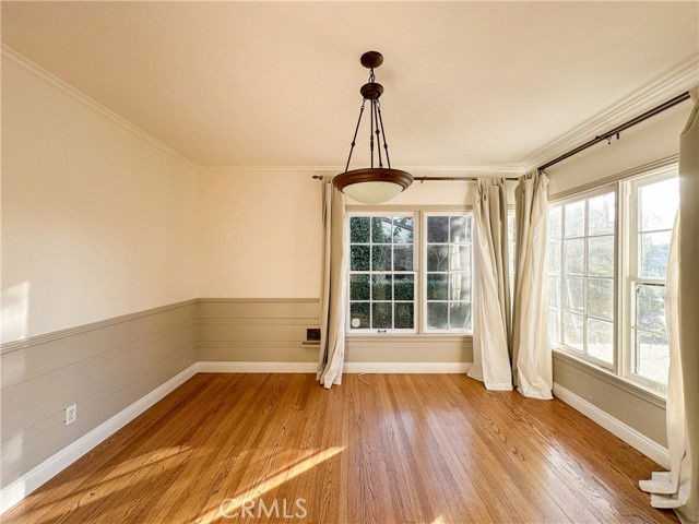 2315 N Flower St - Photo 5 of 8