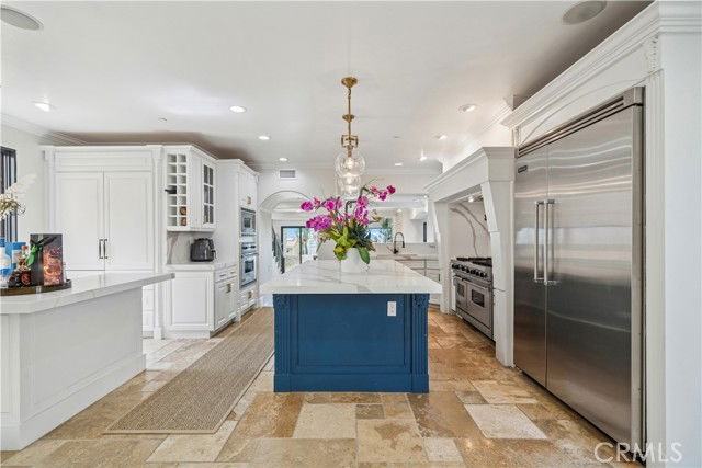 312 Carnation Ave - Photo 4 of 8