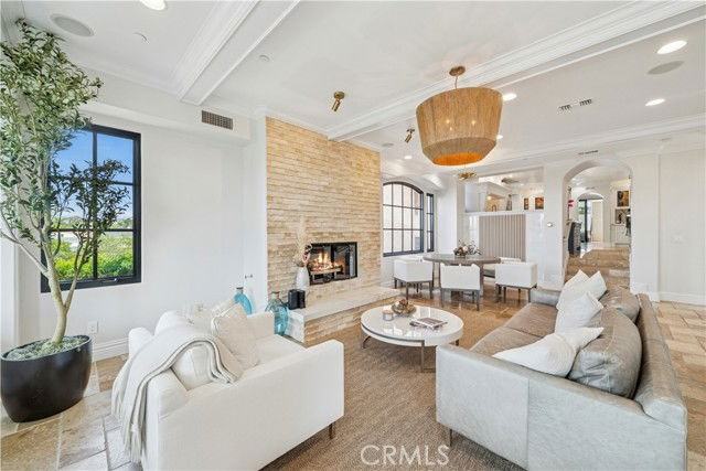 312 Carnation Ave - Photo 5 of 8