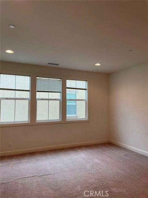 31 Swift - Photo 2 of 8