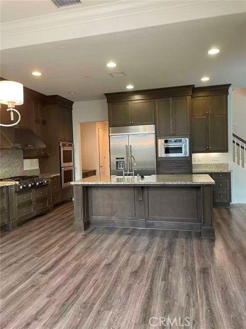 31 Swift - Photo 7 of 8