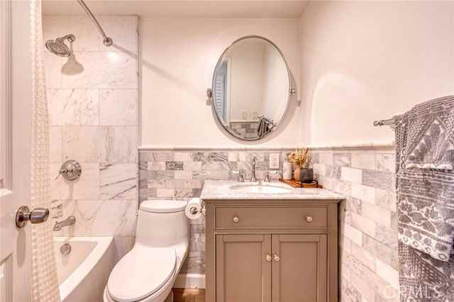 234 Prospect St - Photo 3 of 8