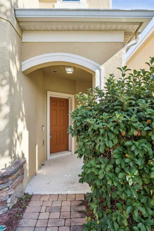 1310 Oakcrest Ct - Photo 3 of 38