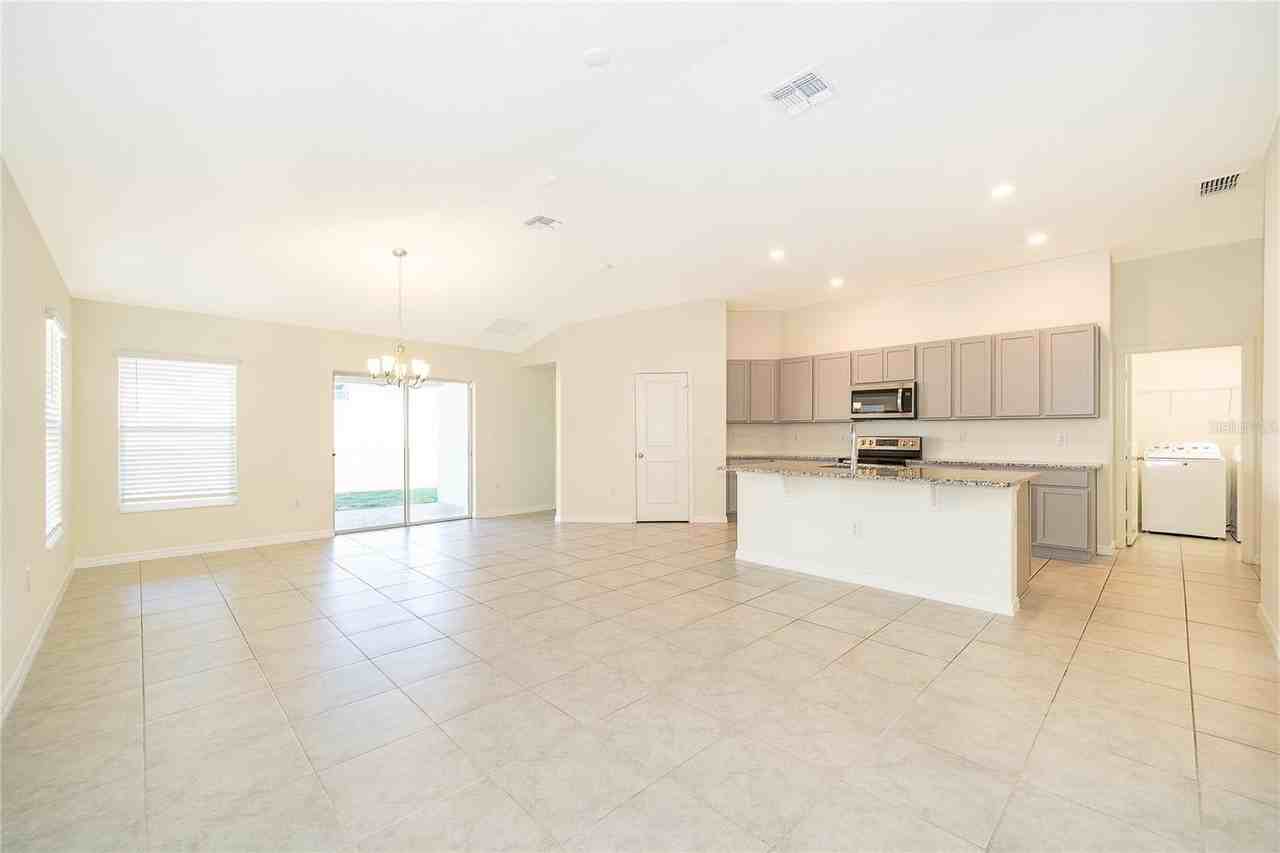 9121 Oscraft Dr - Photo 3 of 12